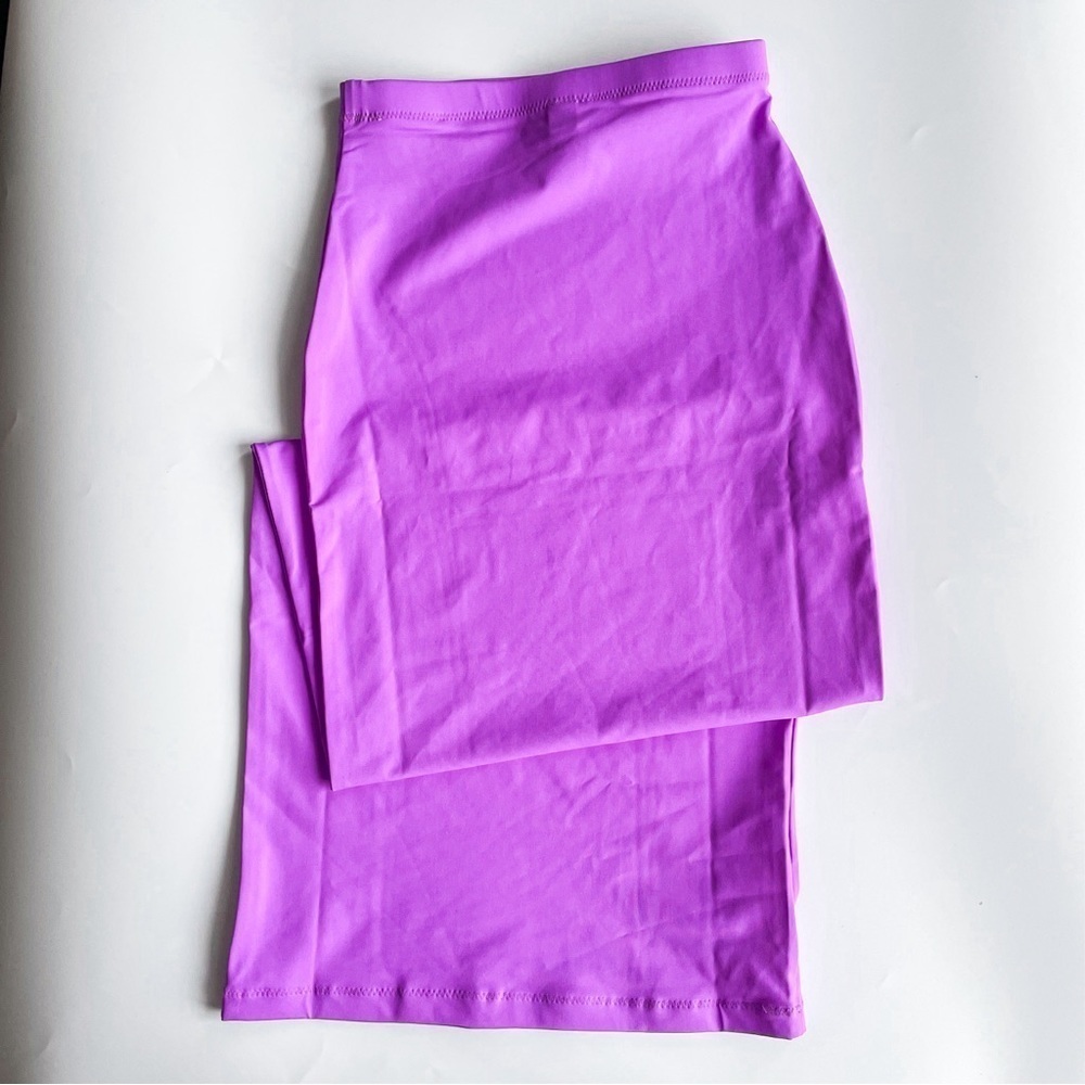 SKIMS Swim Cut Out Long Tube Skirt in Violet Size XXS SKU: 63R - Picture 4 of 6